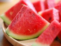 Vodný melón: výhody a škody na zdraví žien a mužov Vodný melón sa vymýva